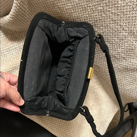 Elegant Black and Tan Embroidered Women's Bag - Picture 2 of 5